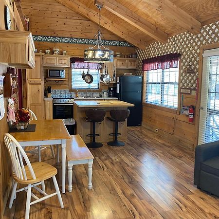 A Peace Of Heaven Cabins And Rv Vanderpool 외부 사진