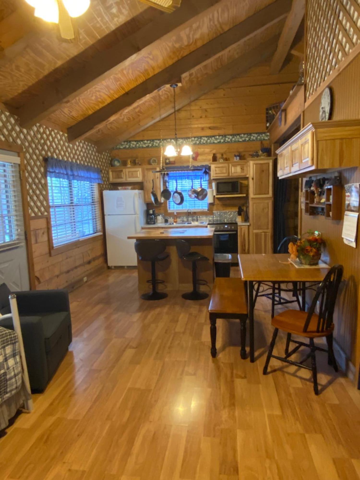 A Peace Of Heaven Cabins And Rv Vanderpool 외부 사진