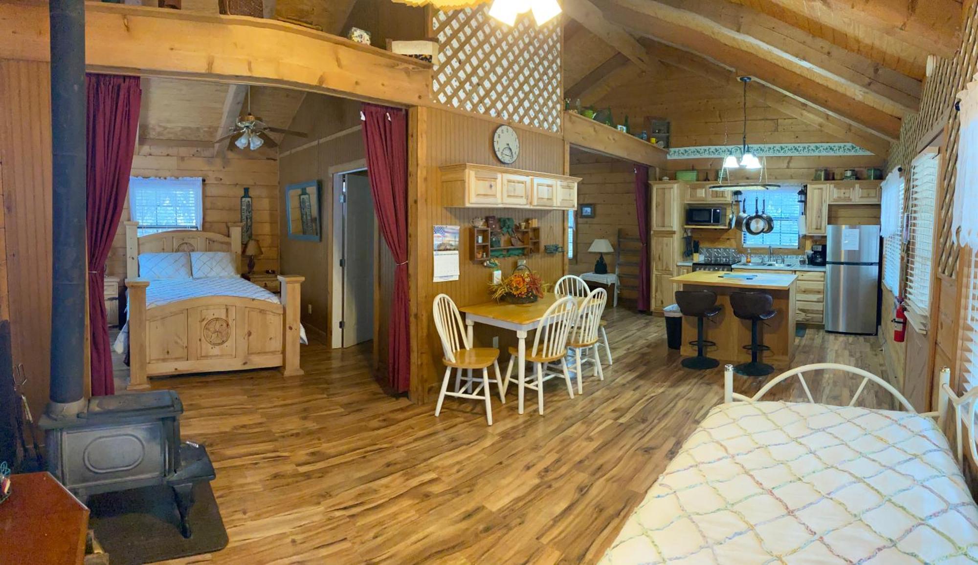 A Peace Of Heaven Cabins And Rv Vanderpool 외부 사진