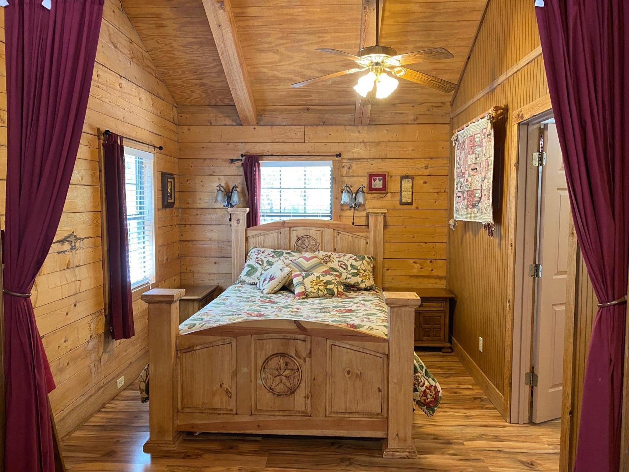A Peace Of Heaven Cabins And Rv Vanderpool 외부 사진